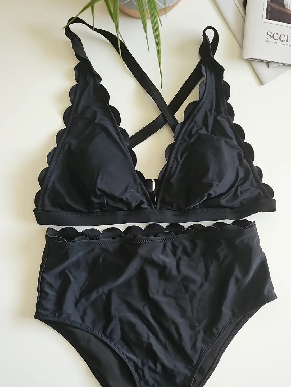 Amazon chic black